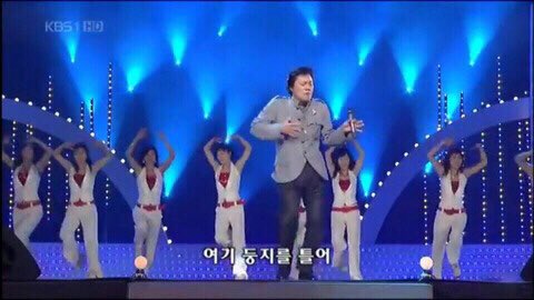 PERMANENT__RED's tweet photo. @BTS_twt ㅈㅈㄱ ㄱㅇㅇㅠ 따흑ㅠ https://t.co/NsVc3q6clJ
