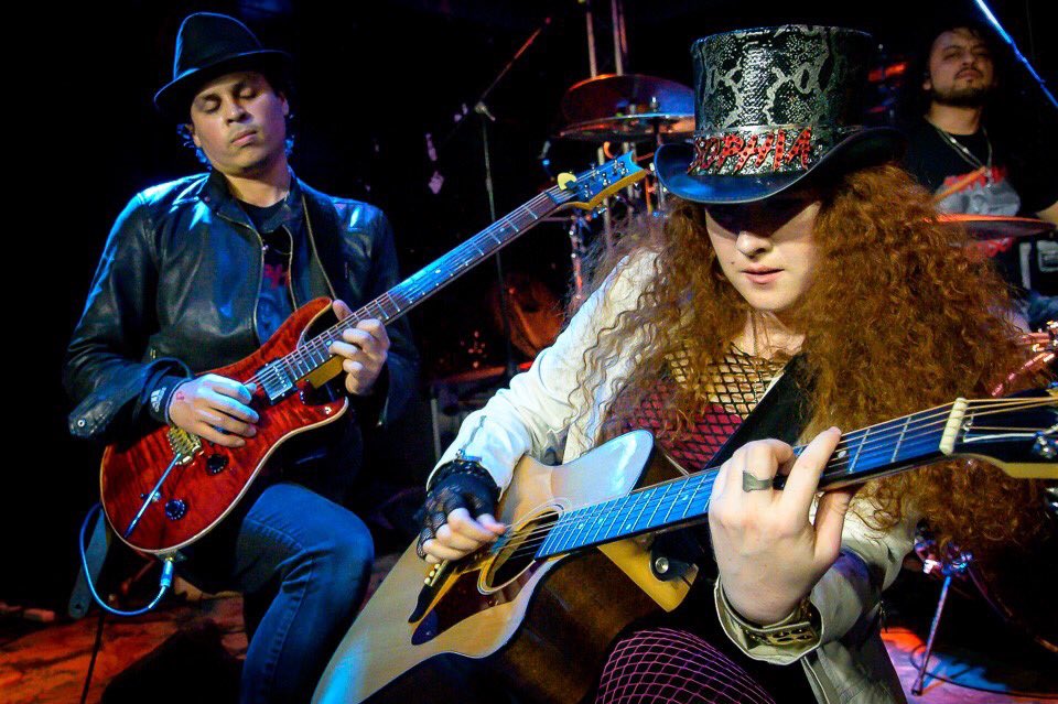 sophiaradisch01's tweet photo. 📸: rockxposure •••••••••• 🔥💎💯🥊 #toronto #rocknroll #redhead #ghsstrings #ghsartist #marshallamps #gibsonguitar #gibsonartist #americanhatmakers #rubyroxannedesigns #music #singer #songwriter #musician #concert https://t.co/LNVfPfiEux