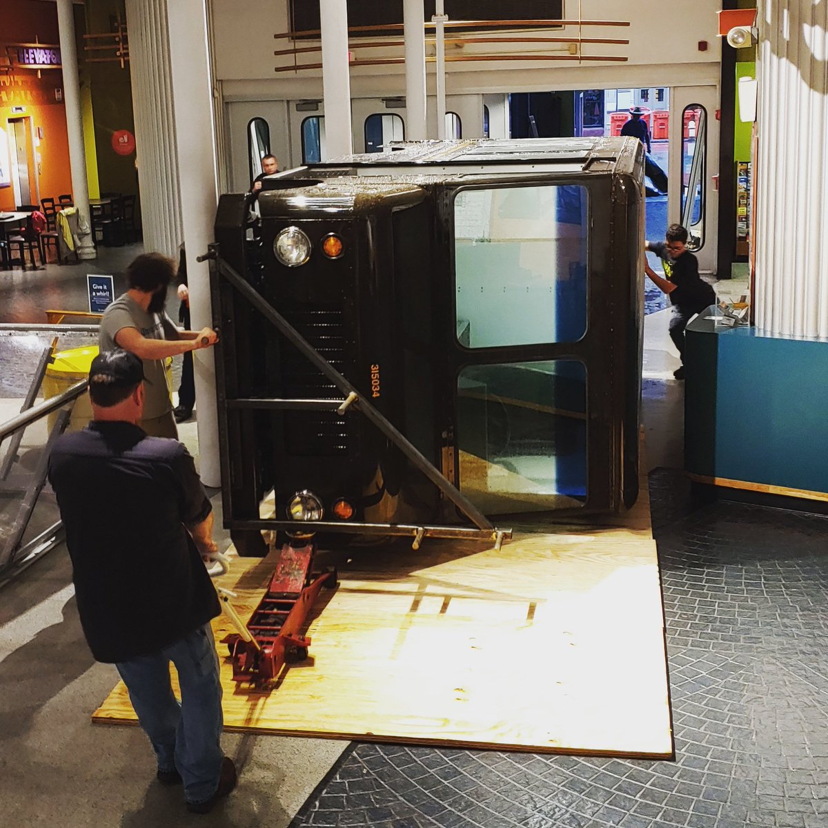 JoGetsCurious's tweet photo. Can you tell yet what it is?! We made it through the front doors and now this #ScienceInPlay #FunToBeFour birthday present makes its way past the ticket counter. The next few hours are a high stakes obstacle course. Come see what is being added to the gallery @kyscience #July6. https://t.co/Sx49avzwoH