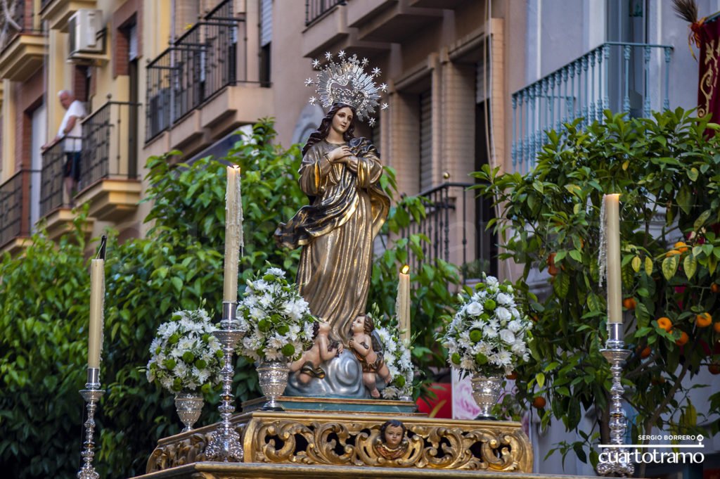 EsperanzaHuelva's tweet photo. 📸 Galería Fotográfica Procesión Eucarística Extraordinaria con motivo del 125 Aniversario Fundacional
 @EsperanzaHuelva 
@ExpiracionH
@BSLiceodeMoguer

📸 Fotos: @CuartoTramo (Sergio Borrero)

➡️ +Fotos en: https://t.co/mWIlg8BS4e

#Huelva
#CorpusChristi2019 
#corpus2019 https://t.co/FC5O0vwSUU