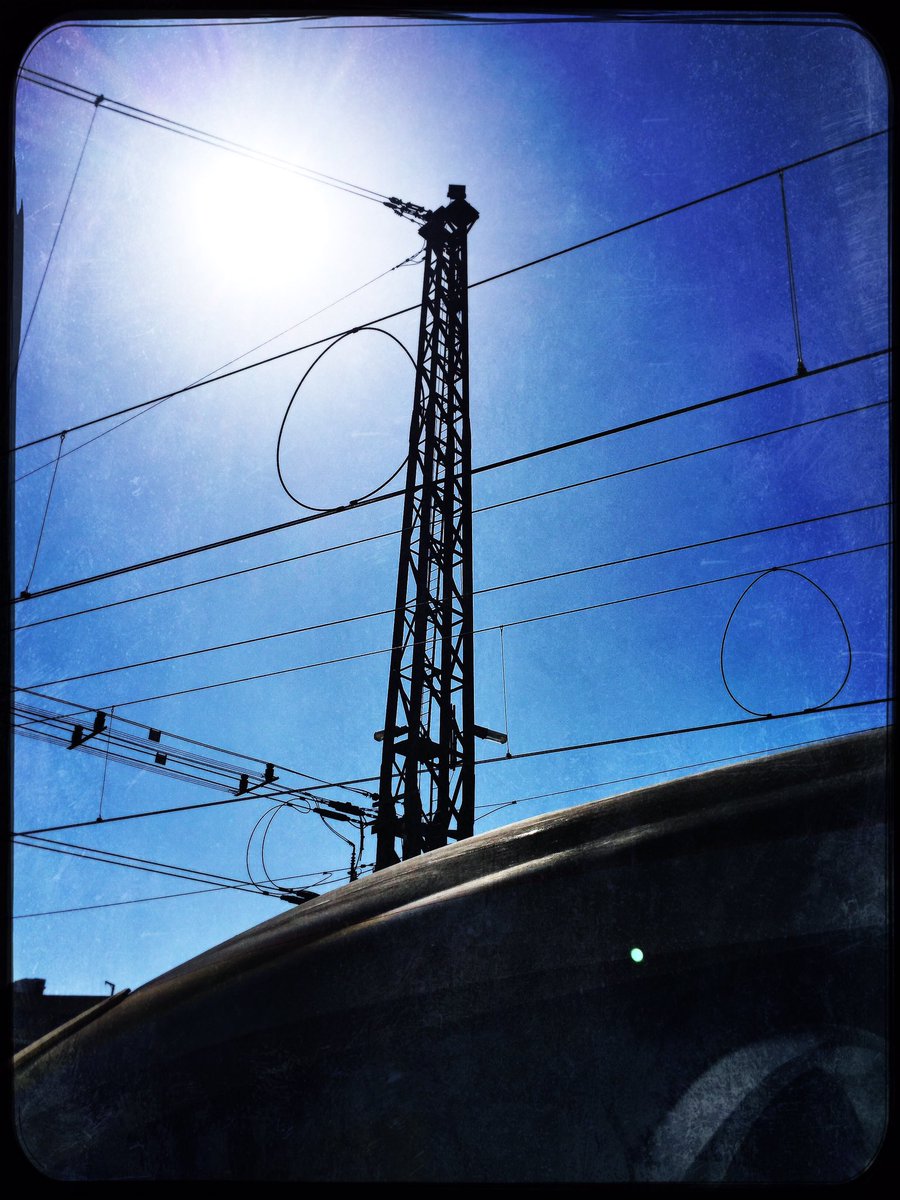 EurostarJustinp's tweet photo. Scorching! #ES9149 to London boarding soon here in Brussels.
โ๏ธโ๏ธโ๏ธ https://t.co/K11tLkrzWq