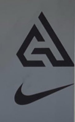 giannis logo