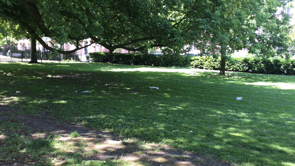 Niet alles kunnen doen, werk roept! Ben je in het park raap op wat je tegenkomt. Alle beetjes helpen!