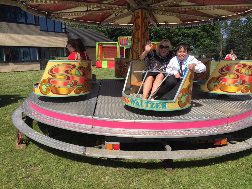 MrsMacStJohns's tweet photo. Well done on an awesome Summer Fayre SJB! #friendsofstjohns 🎠🎪🍦🍭☀️ https://t.co/VWBPDP3Rpq