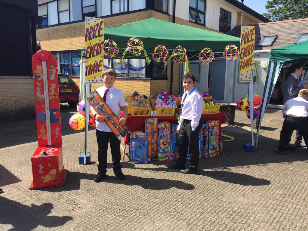 MrsMacStJohns's tweet photo. Well done on an awesome Summer Fayre SJB! #friendsofstjohns 🎠🎪🍦🍭☀️ https://t.co/VWBPDP3Rpq