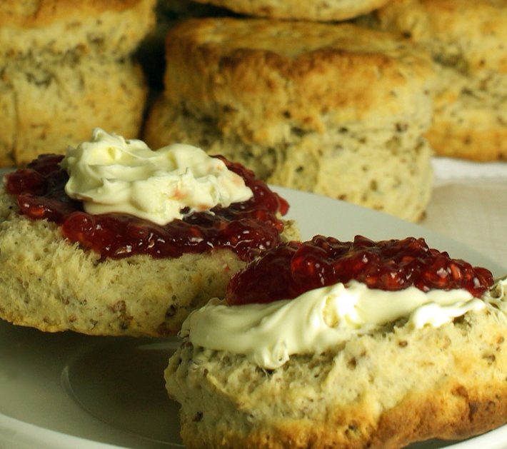 MuntonsPlc's tweet photo. Celebrate #NationalCreamTeaDay with some malted scones. With our recipe, you can create a classic scone with a malt twist, adding texture and great flavour! https://t.co/czPDi6ILrL #malt #sconeslovemalt #maltedingredients #maltextract #nuttimalt #cookwithmalt https://t.co/gMlowknuUw