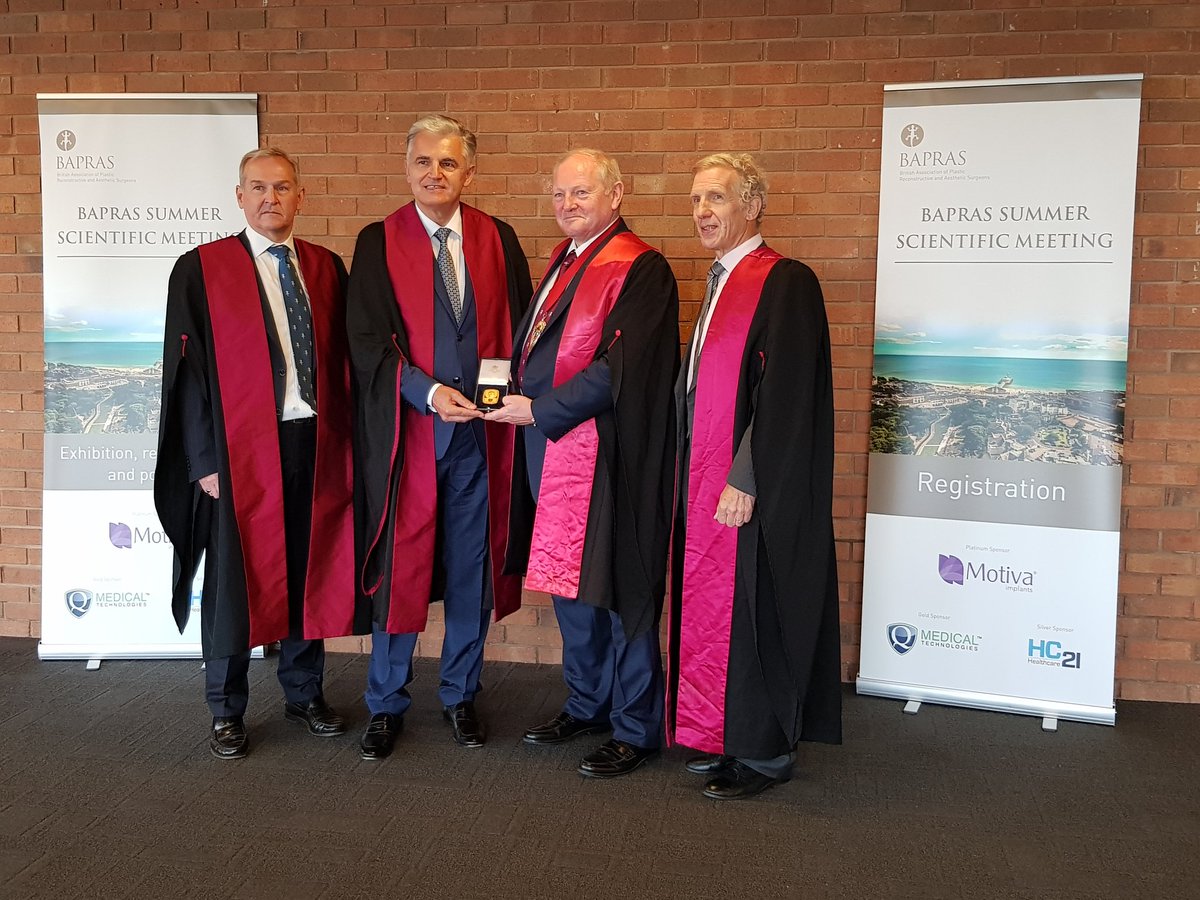 BAPRASvoice's tweet photo. The annual Gillies lecture is currently underway at #BAPRASSummer19 🏖 which this year is led by Professor M Ninkovic 👏🎖 https://t.co/b7WBBUbu62