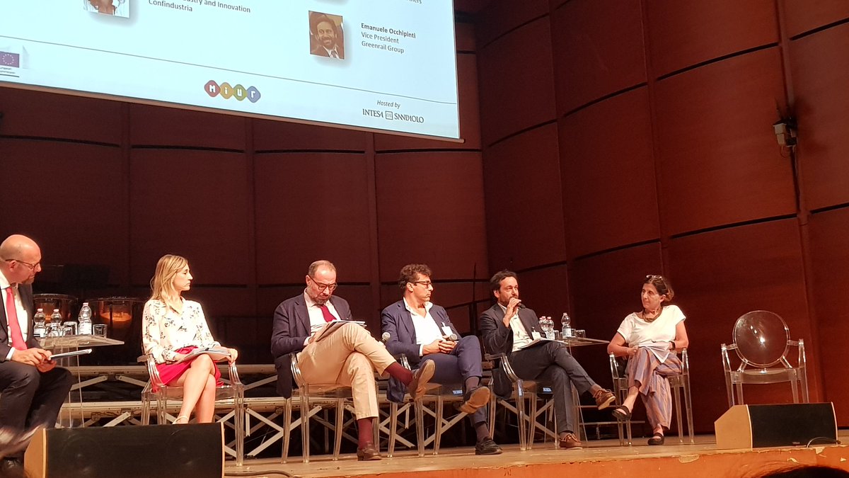Greenrail_IT's tweet photo. European breakthrough technologies &amp; researches can now benefit from enormous support of @EUeic. At today’s #EICroadshow organized by @APREh2020 &amp; @EU_Commission, Vice President @e_occhipinti had a pleasure to share Greenrail’s experience in fields of innovation and EU funding. https://t.co/iJl4tgC1fO