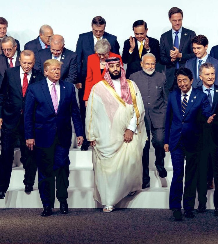 haa_480's tweet photo. الصورة تتحدث عن قائد عظيم  #محمد_بن_سلمان_في_قمه_العشرين https://t.co/bksBBzteBR