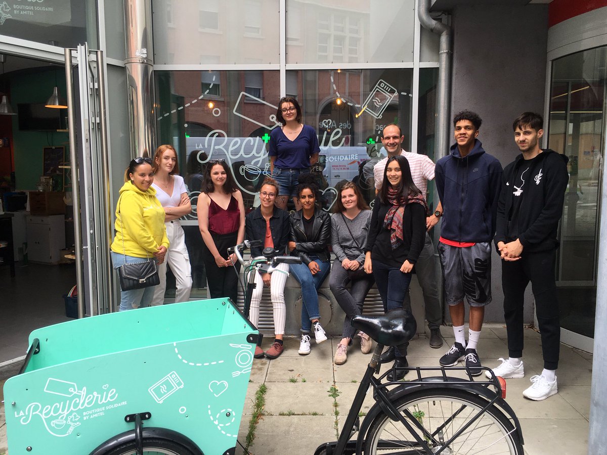 ThibautServant's tweet image. Merci à #AMITEL @strasbourg pour son accueil sur cette formation #civique et #citoyenne by l'#Ufcv !
😎L'occasion de découvrir La #Recyclerie, projet #solidaire de récup pour permettre aux #jeunes d'équiper leur logement à prix modique 👍