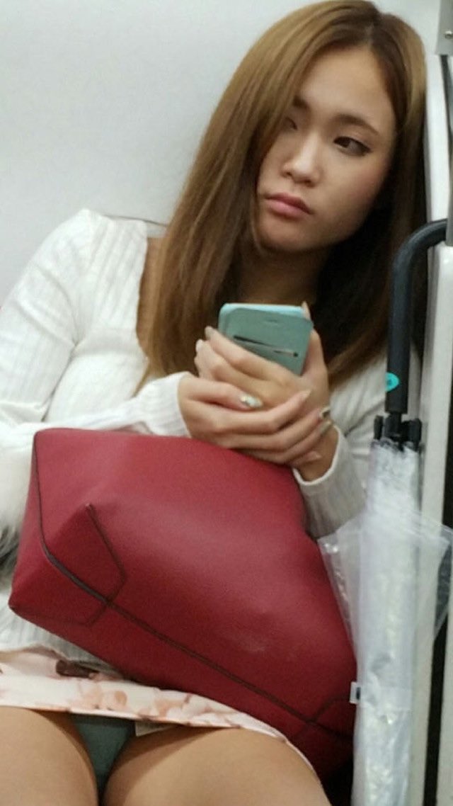 แอบถ่ายใต้กระโปรง คลิปหลุดทางบ้าน นักเรียนนักศึกษา tweet media