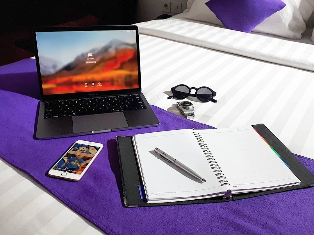 Keep connected to friends, family and colleagues with our complimentary Wi-Fi. #coolcleancomfy #businesstrip #balikpapan #questhotelbalikpapan #questhotels #archipelagointernational