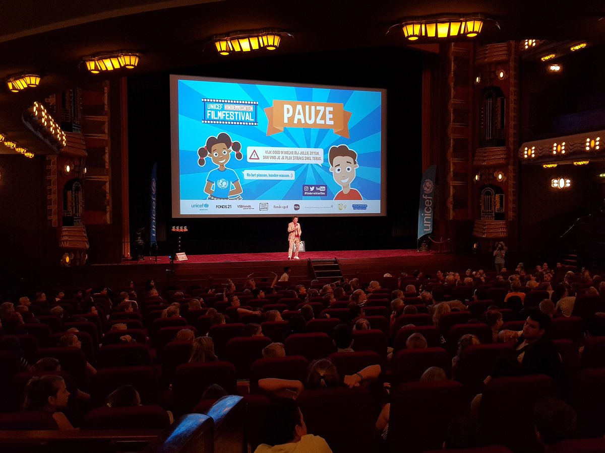 Het is weer een feestje in @Pathe #Tuschinski hoor! Over een uurtje weten wie de winnaars zijn van het Unicef Kinderrechten Filmfestival 2018-2019 🎬! #kinderrechten #kinderrechtenfilms #krff #filmeducatie <a href="/UNICEFnl/">UNICEF Nederland</a> <a href="/freekcommandeur/">Freek Commandeur</a> @ElaineGreendike <a href="/hollywoodidklas/">Hollywood in de klas</a>