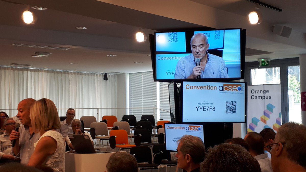 RadelPhilippe's tweet photo. Un instant fort, marquant le lien particulier tissé entre le PDG d'#Orange et ses cadres via l' #ACSED au fil des 10 dernières années.
#ConventionAcsed #RaisondEtre #HumanInside https://t.co/FRwp9A9YWO