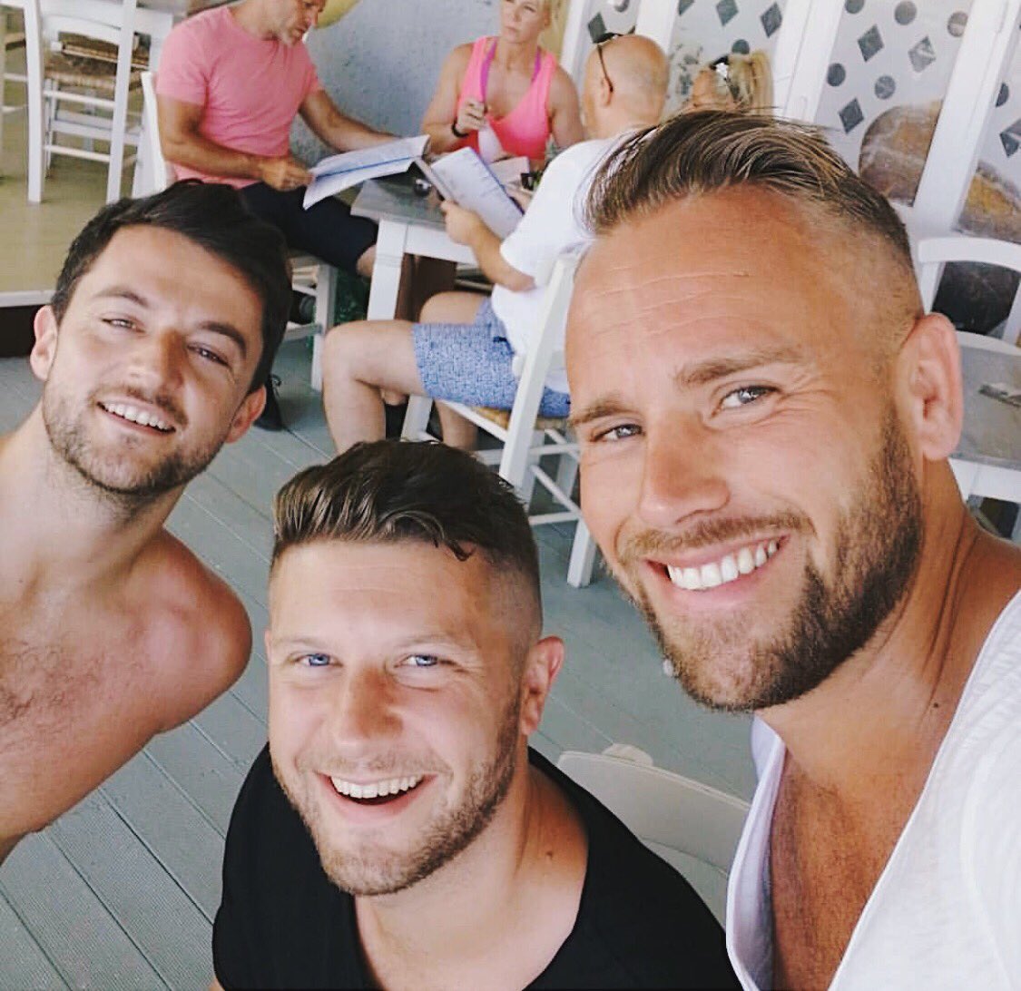 Excellent couple of cruises with <a href="/The4tunesgroup/">The 4Tunes</a> Always a pleasure singing with <a href="/mikconway/">Michael Conway</a> <a href="/JAGibbs90/">James A Gibbs</a> &amp; <a href="/andrewbateup/">Andrew Bateup</a> #gleaming