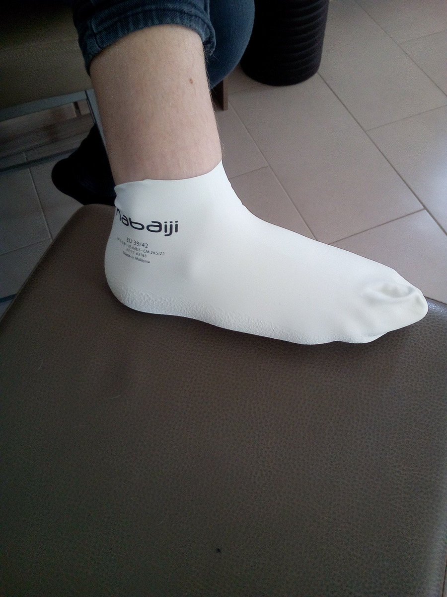 Latex swim socks on Twitter: "NOUVELLES PHOTOS LATEX SOCKS CHAUSSONS DE  PISCINE https://t.co/gRQAP7cKuE" / Twitter