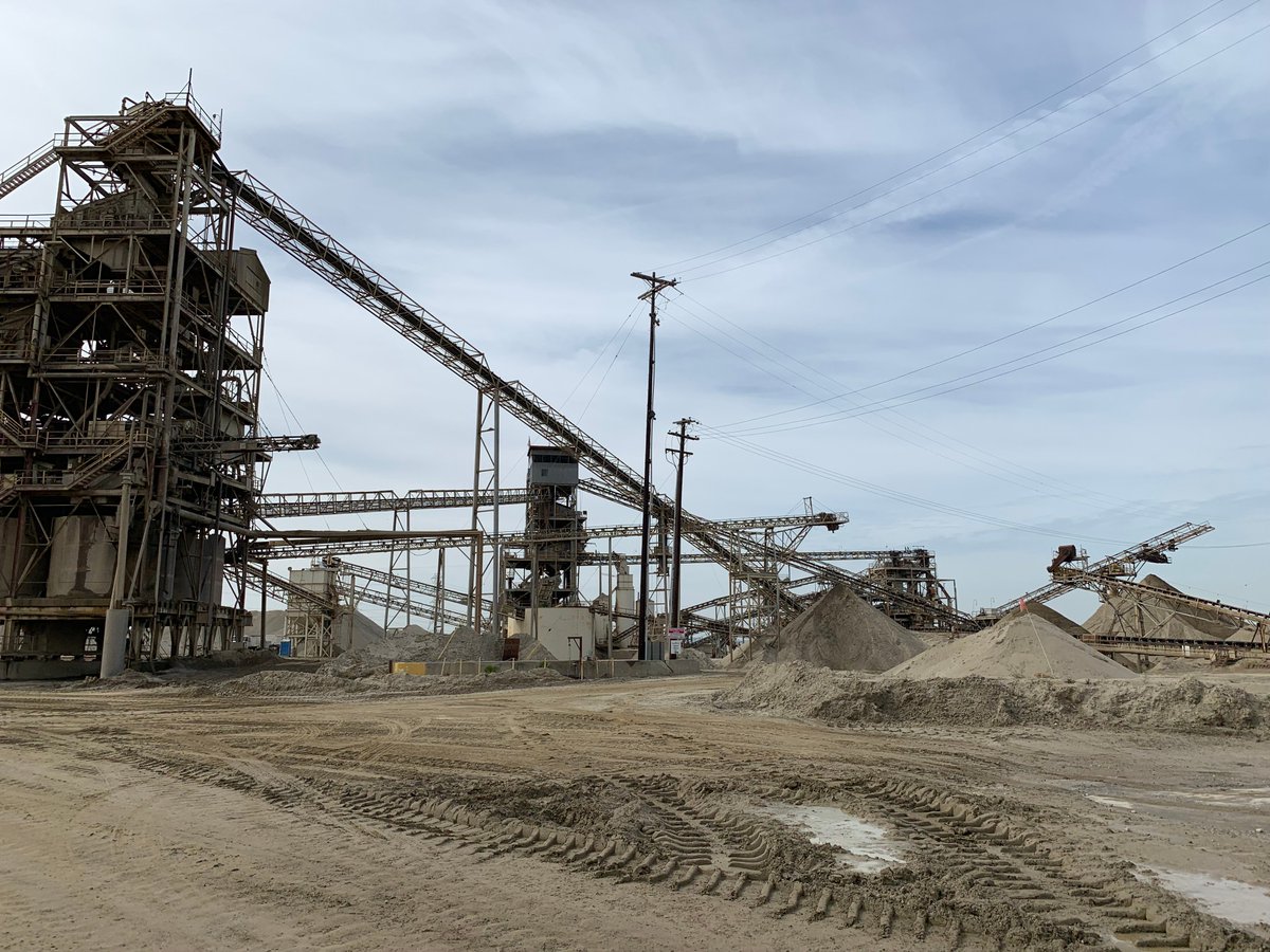 This is what it looks like when the US Rock Corporation team is hard at work for you! No time to stand idly by and twiddle our thumbs, we’ve got deliveries to make!  We’re on our way from the quarry to your door! 

Visit usrock.com

#Landscape #rock #decoration