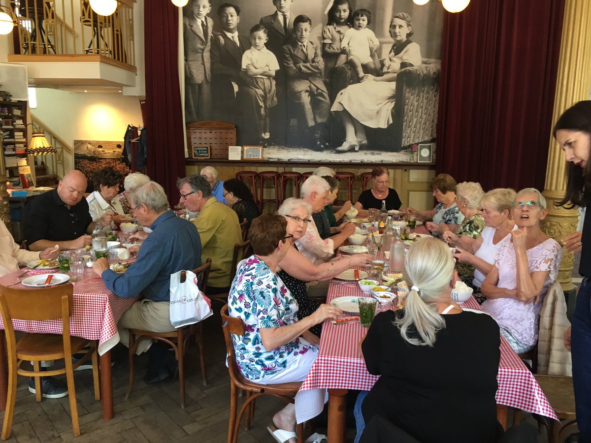 Kaapse tafel in het Verhalenhuis <a href="/BelvedereRdam/">VerhalenBelvédère</a> #lunch #ontmoet-the-locals