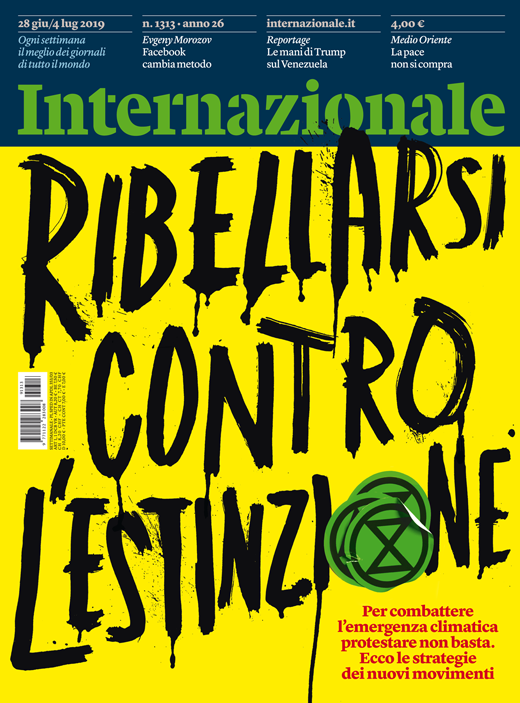 stanzagrafici's tweet photo. IN EDICOLA! Ribellarsi contro l’estinzione. Per combattere l’emergenza climatica protestare non basta. Ecco le strategie dei nuovi movimenti. La nuova copertina di @Internazionale #clima #Ambiente https://t.co/lWa6wqTpyo