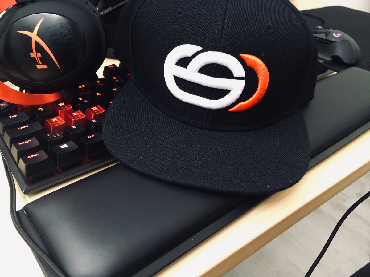 esports_omnia's tweet photo. Boom!! Tänään oli erään pajalaisemme vika päivä. Työt alkaa 1.7, kahden esport kuukauden jälkeen! Toiselle varmistui koulutuspaikka kauppatieteiden parissa, alkaen syksyllä! 👏 Haku auki vielä ensi viikon, kesän 2019 pilottiin. -Haku Omnian kautta. #esports #munomnia @omniasome https://t.co/PY9xCfc9LL