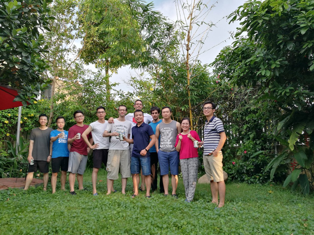 The end of #hanoiBarcamp ! The awesome Hanoi team gave it's best once again 🎉💯