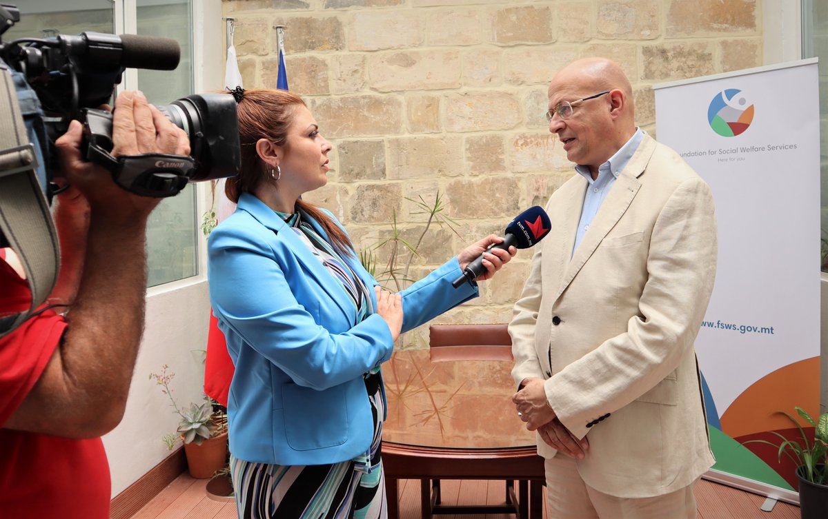 Foundation for Social Welfare Services (@fswsmalta) on Twitter photo Aġenzija #Sedqa – 25 sena ta’ servizz, 25 sena ta’ suċċess f' #Malta
Konferenza tal-Aħbarijiet indirizzata mill-Kap Eżekuttiv tal-Fondazzjoni għal Servizzi ta’ Ħarsien Soċjali <a href="/fswsmalta/">Foundation for Social Welfare Services</a> Alfred Grixti, iċ-Ċerpersin Joe Gerada u d-Direttur tal-Aġenzija Sedqa Charles Scerri. Aġenzija #Sedqa – 25 sena ta’ servizz, 25 sena ta’ suċċess f' #Malta
Konferenza tal-Aħbarijiet indirizzata mill-Kap Eżekuttiv tal-Fondazzjoni għal Servizzi ta’ Ħarsien Soċjali <a href="/fswsmalta/">Foundation for Social Welfare Services</a> Alfred Grixti, iċ-Ċerpersin Joe Gerada u d-Direttur tal-Aġenzija Sedqa Charles Scerri.
