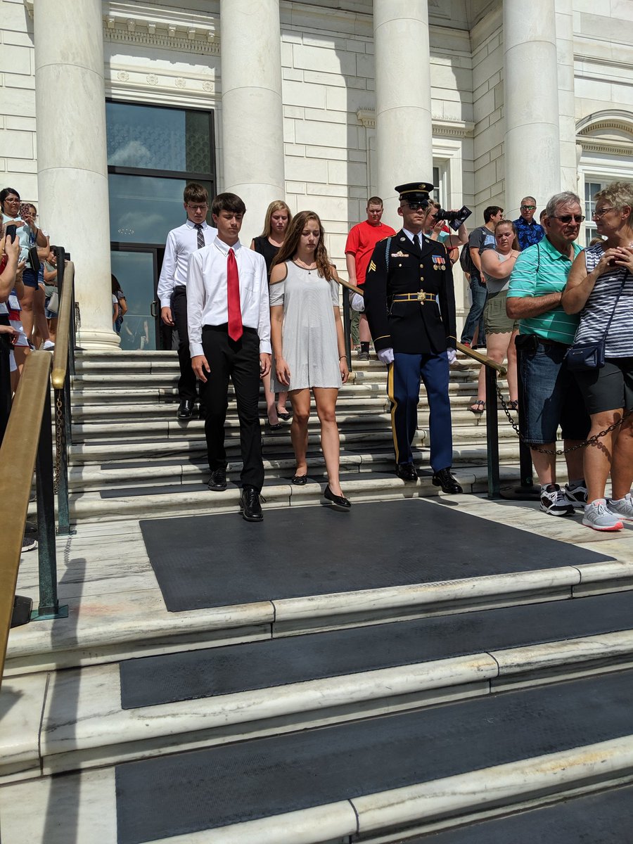 Cainjeman's tweet photo. During our trip to DC, 4 students got to participate in placing a wreath at the Tomb of the Unknown Soldier. Very honored by this unique experience. https://t.co/DxFt0ipTOU