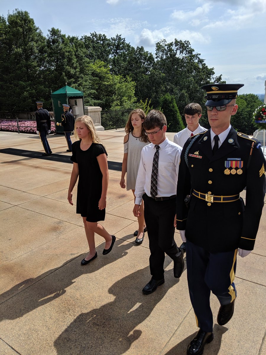 Cainjeman's tweet photo. During our trip to DC, 4 students got to participate in placing a wreath at the Tomb of the Unknown Soldier. Very honored by this unique experience. https://t.co/DxFt0ipTOU
