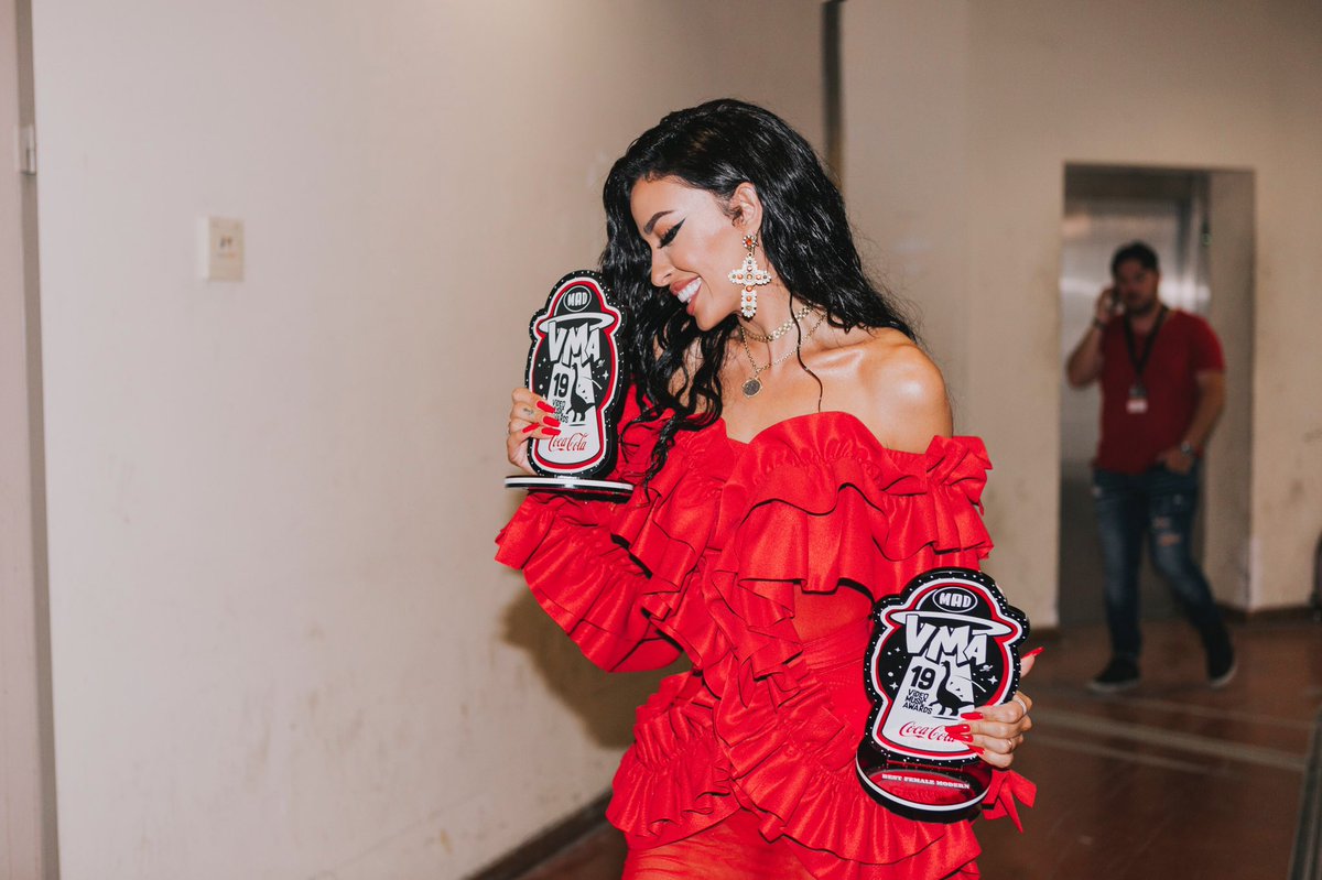 foureira_eleni's tweet photo. 🏆BEST FEMALE MODERN &amp; 🏆Song OF THE YEAR MAD RADIO!!! I wanna thank you all from the bottom of my heart ❤ we keep on making our dreams come true 🏅last night was pure magic ✨ thank you 🙏🏽 https://t.co/VNgR8xI55o