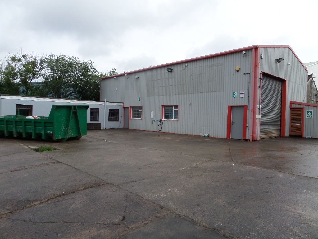 DLP_SURVEYORS's tweet image. NEW TO THE MARKET! 

Brackla Industrial Estate, Bridgend
Detached unit of 2,090 sq.ft. with refurbished offices situated within secure fenced yard.
Immediately Available on new lease for term to be agreed.
#Bridgend #Wales #sheds #commercialproperty