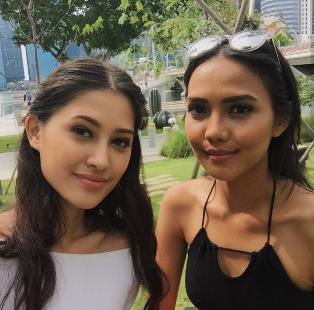 MmWrob's tweet photo. @MauWrob w/ her soul sisters 💖 https://t.co/h2KxEqD6OZ