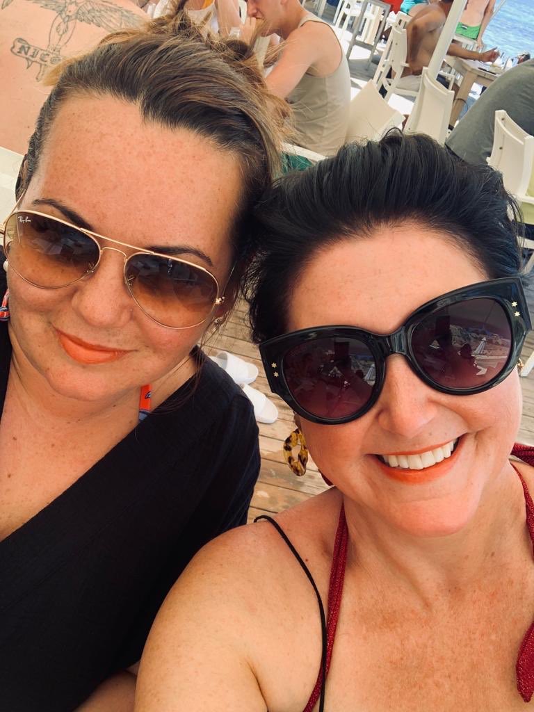 Hardynotts's tweet photo. #2019 Cheeky weekend away with the girls! I love the heat but it’s a mini heat wave here! Sangria time friends #roxybeach #spain #Portalsnous #beachlife https://t.co/ogDjvFOde4