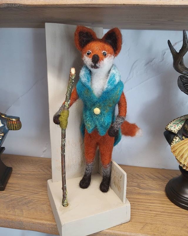bespokelichf's tweet photo. The wonderfully distinguished Felix from Karen @kmstudiosuk now in our foxy window #artonwood #giftshop #smallbusiness #gifts #lichfieldshops #giftforher #butterflies #homeinteriors #homestye #giftsforthehome #westmidlands #woolfelt
#vintagefurniture #… https://t.co/OCNe6peuLJ https://t.co/WYZpotlGcz
