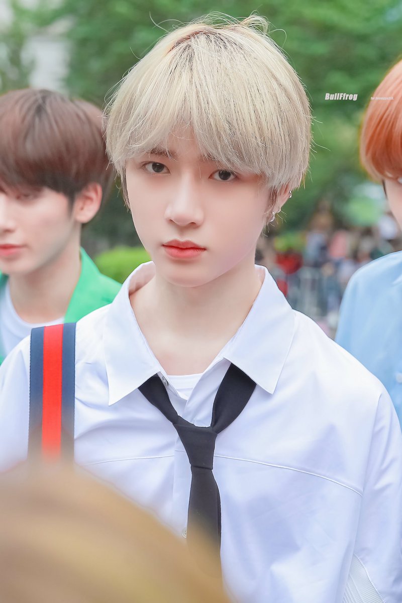 bullffrog_cbg's tweet photo. 190628 뮤직뱅크 중간퇴근

#투모로우바이투게더 #범규 #BEOMGYU #TOMMORROW_X_TOGETHER #TXT https://t.co/zgA9mzi4sD