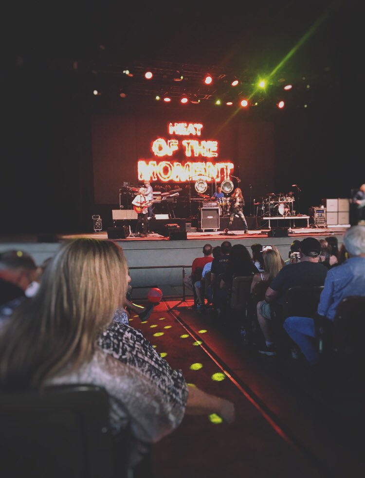 djjazzyjess8374's tweet photo. Amazing night of music at the Royal Affair Tour in @BethelWoods with @ELP_carl @GodofHellFire5 @paulbielatowicz @originalasia @asiageoff @bumblefoot @yesofficial Thank you! https://t.co/nKsdD69bIv