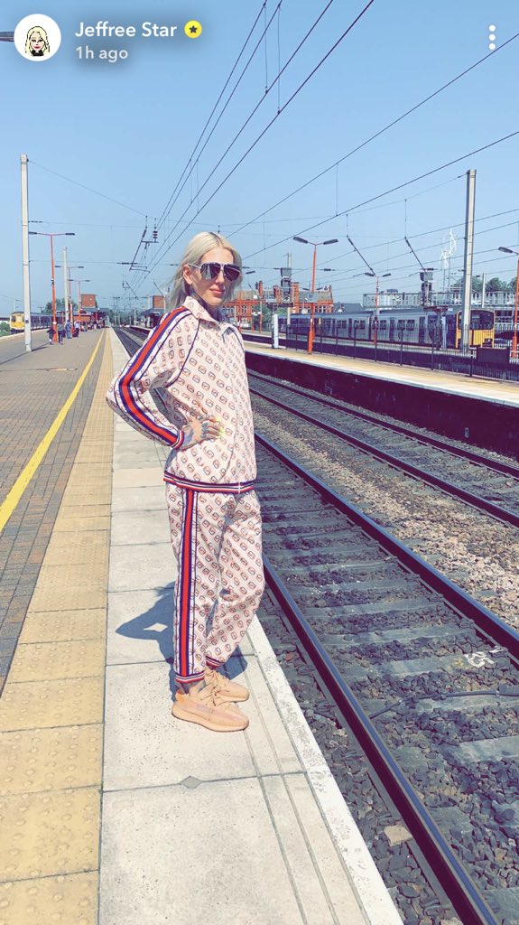 Jess Pottage On Twitter Someone Tell Me Why Jeffree Star Is Giving It Large At Wigan North Western