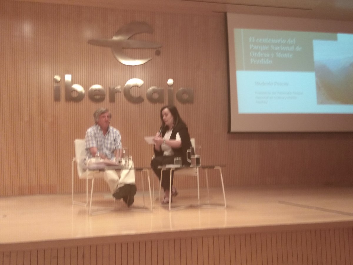 Amephu's tweet photo. Debatiendo Modesto Pascau @ordesa100 @evaesereno Parque Nacional de Ordesa y Monte Perdido @IbercajaSocial @IAF_Aragon @BpwSpain https://t.co/bZxBsajDvd