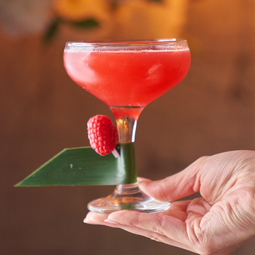 Happy Friday! Refresh yourself after this heatwave and join us for a cocktail 🍹🍹🍹  takalondon.com