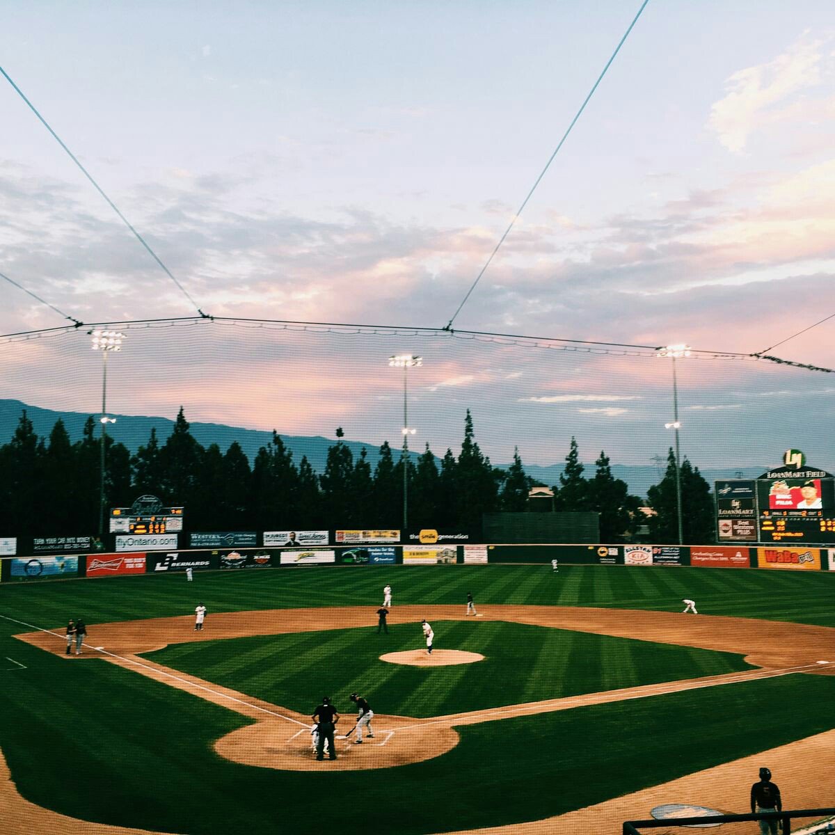 chayassi's tweet image. Takım arkadaşı olan Jungkook ve Jimin her maç öncesi şans getirdiğine inandıkları için sevişirler.

#jikook #kookmin #jikookau