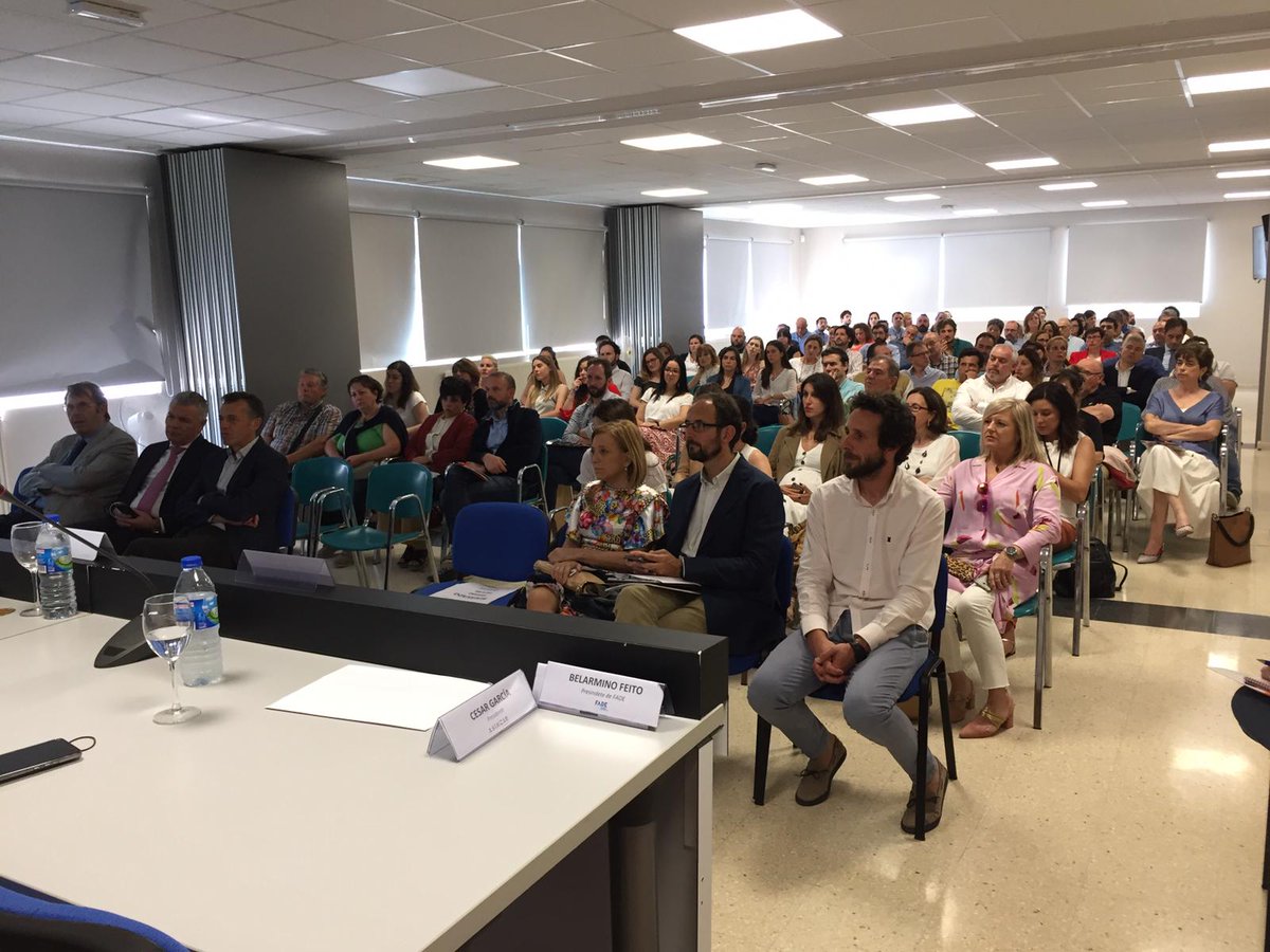 asincar's tweet photo. Escuchando atentamente la ponencia de @AnaFIglesias embajadora de Economía Circular de @aleadershiporg dentro de nuestras jornadas sobre El futuro de los plásticos en la industria alimentaria. 
Respondiendo a preguntas como "¿qué hay en nuestra bolsa de basura?" https://t.co/vyJDHfPw3x