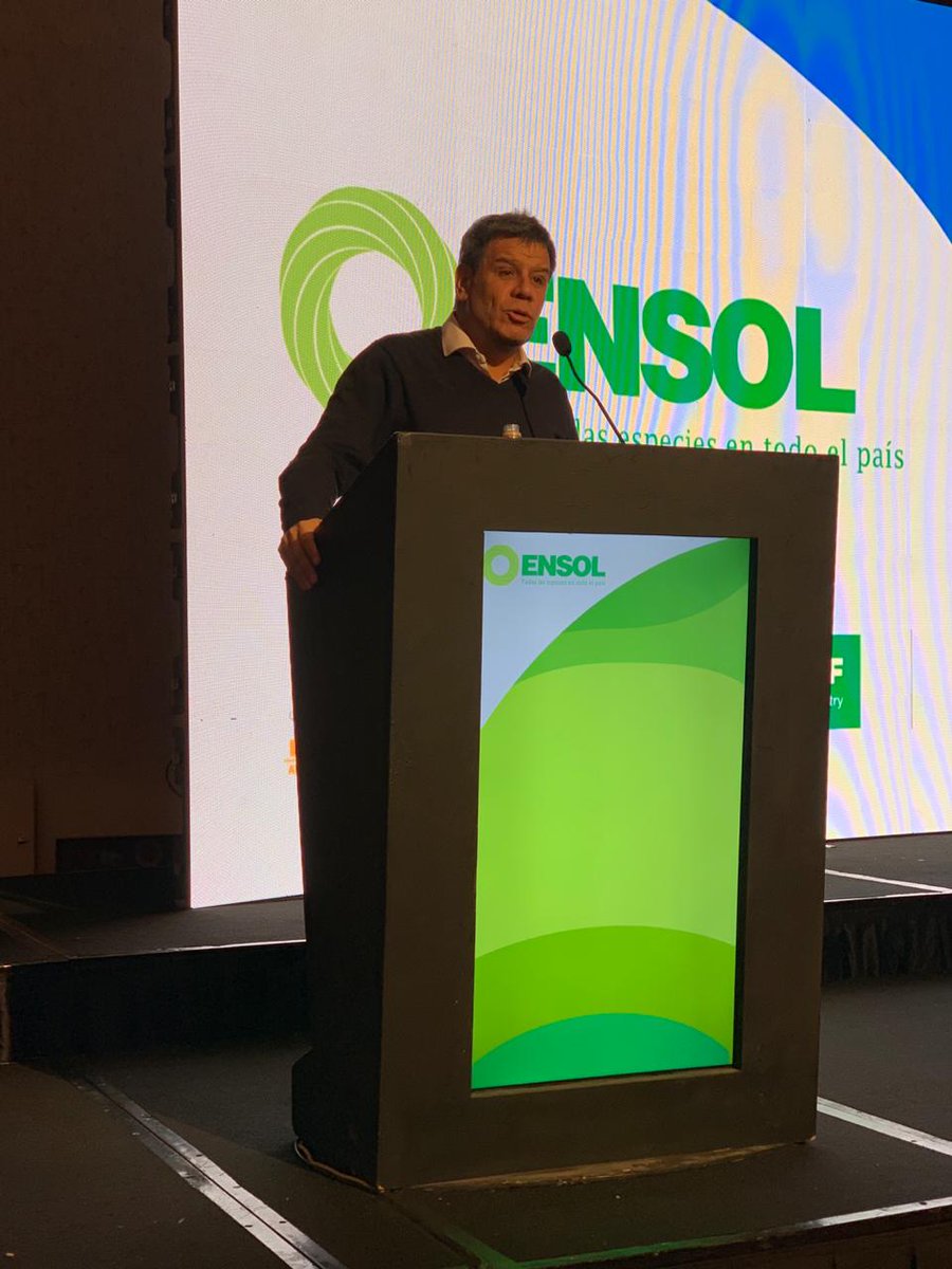 Excelente presentación de Facundo Manes "Comportamiento del Cerebro humano en tiempos de cambio" en el evento que organiza #Ensolpets "Toma de decisiones en Tiempos de Cambio" hoy en Pilar, Buenos Aires, Argentina <a href="/ManesF/">Facundo Manes</a> #liderazgo #creatividad  #cooperacion #Elcerebroargentino