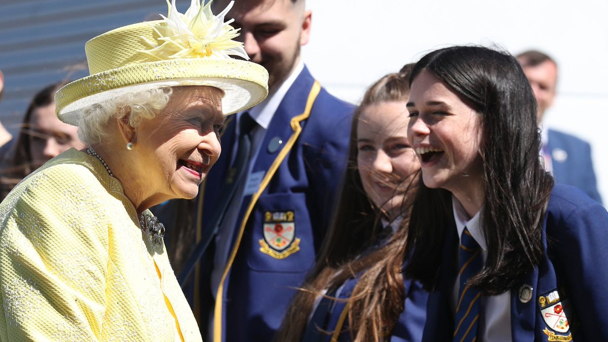 BBCScotlandNews's tweet photo. Queen gets Gaelic welcome at Cumbernauld school https://t.co/IMJ4WhG9Su https://t.co/s3lY0XviEk
