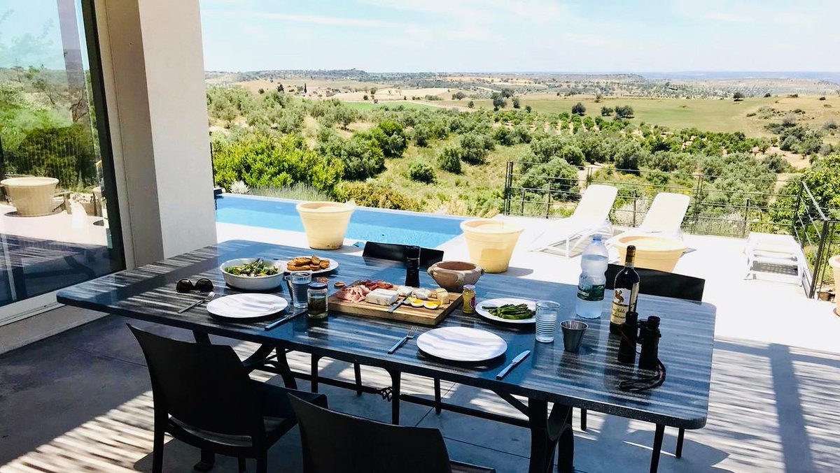 calcicera's tweet photo. Antipasti with a view at Casa Pedro 🥬🧀🥩 #lunchspot #foodie #lunchwithaview #villalife https://t.co/dxGmz9lJGp