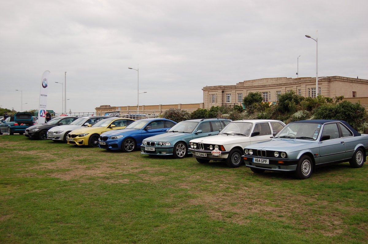 BMWCCGB's tweet photo. ⚡️BM'S ON THE LAWN⚡️

What better way to spend your Summer Sunday?

https://t.co/9T195uffjU 

#bmwcchq #bmwcc #bmwcarclubgb #bmw #bmsonthelawn #showandshine #concours https://t.co/p9mn2iHxU5
