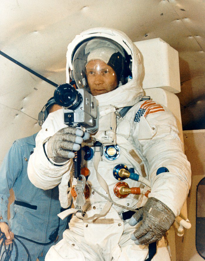 TheRealBuzz's tweet image. Working on my photography skills..it’s a little harder when you’re in a spacesuit and the camera is from 1969! #FlashbackFriday