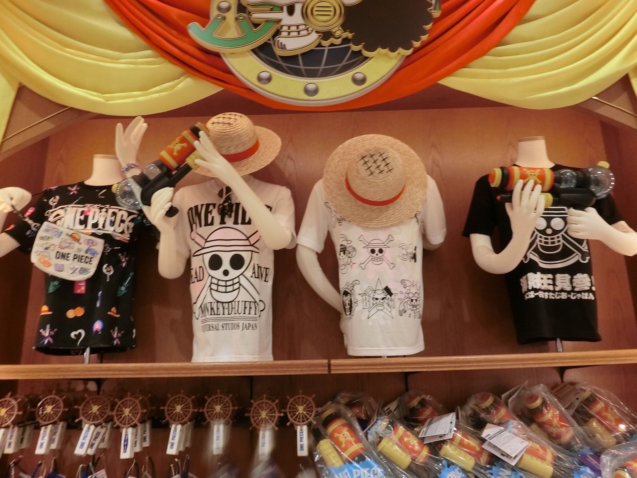 ｕｓｊのツボ ｕｓｊで出会った心温まる物語 Usj ワンピースグッズの在庫について ６月２７日にパーク内で見た状況では イベント開始当初に入荷遅れだった商品も サンジの時計以外は ほとんど入荷されました グッズで売れまくって品切れは