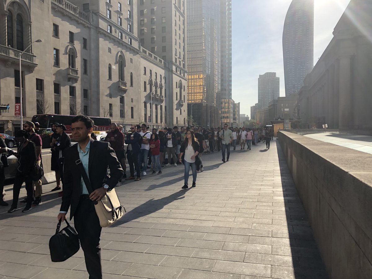raptors parade hat ovo