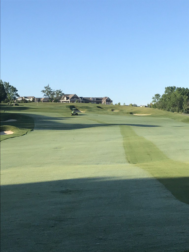 Seatonturf's tweet photo. Gorgeous morning to help @TurfDaddyDave @nbreezy23 @ChathamAgronomy with fairway mowing. Place is dialed in. https://t.co/RZwOJByNxN