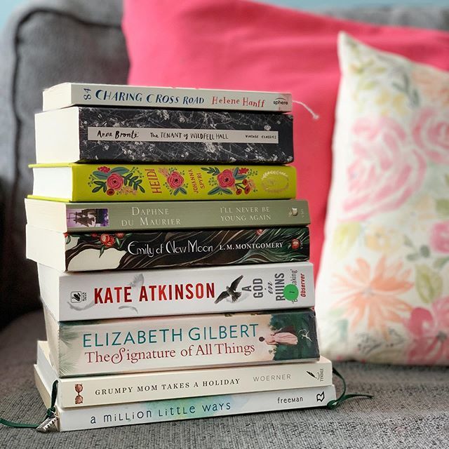 I’ve read a lot of ebooks lately because it’s easier one handed whilst feeding a newborn! But it’s got me thinking about the paper books I love and have either already started or want to soon. It was lovely to pile them up 💕
I’m about half way throug… ift.tt/2IWeGxZ
