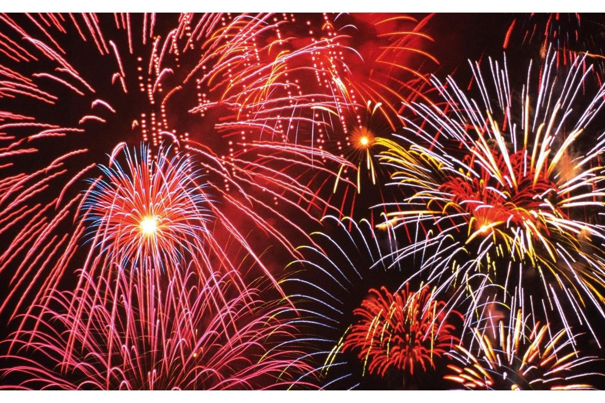 JuniorSail's tweet photo. We need volunteers! Plus, YOU'RE INVITED to our BBQ+Fireworks Fundraiser Dinner on July 4 ❤ 🇺🇸 ⛵ 🎆 - https://t.co/FYK4goLnuY https://t.co/0rHLIqmacv